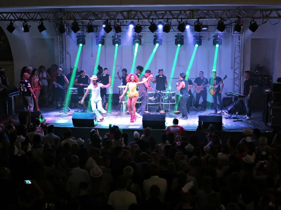 Rio de Janeiro: Salgueiro Samba School Rehearsal Tour - Why a Salgueiro rehearsal feels different from a Carnival show