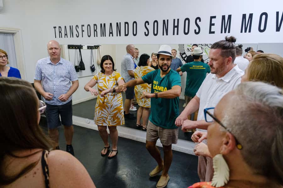 Rio de Janeiro: Samba Class in Copacabana - The Crowd Size Question