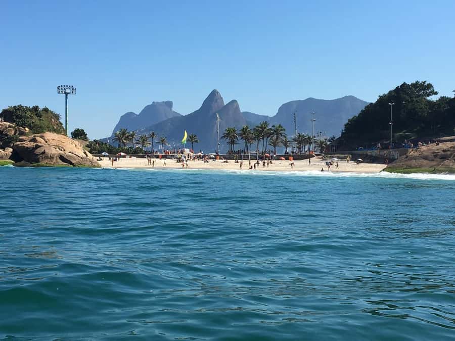 Rio de Janeiro: SpeedBoat Tour - Beach Tour with Beer - Arpoador and the coastal turn