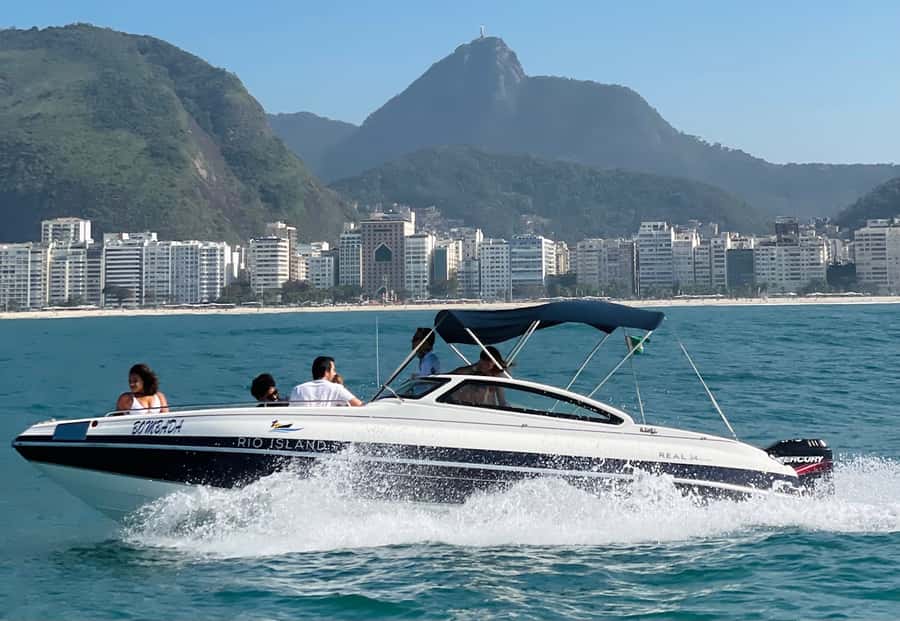 Rio de Janeiro: SpeedBoat Tour - Beach Tour with Beer - Starting at Urca Pier
