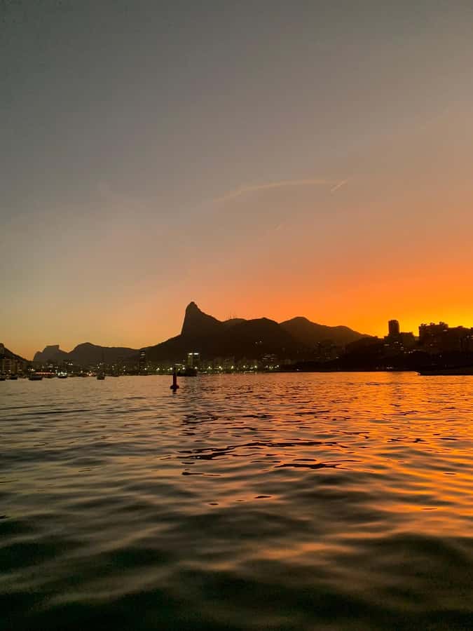 Rio de Janeiro: SpeedBoat Tour - Sunset with Beer - Why Rio looks different from Guanabara Bay