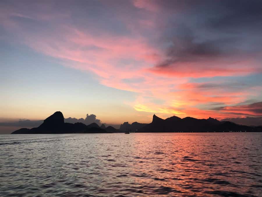 Rio de Janeiro: SpeedBoat Tour - Sunset with Beer - Niterói and the return across the bay