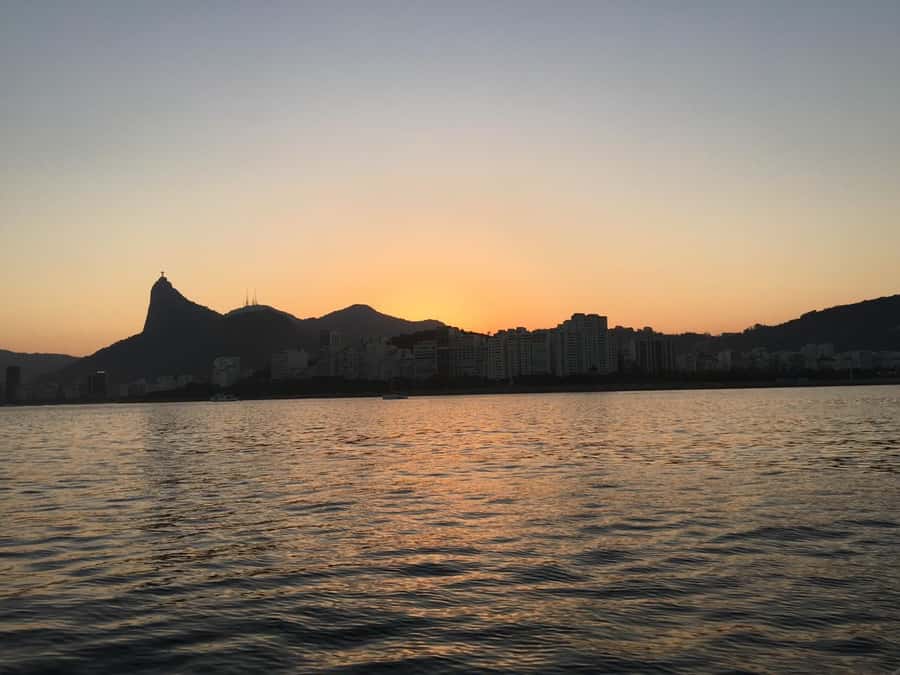 Rio de Janeiro: SpeedBoat Tour - Sunset with Beer - The Heineken toast and the mood onboard