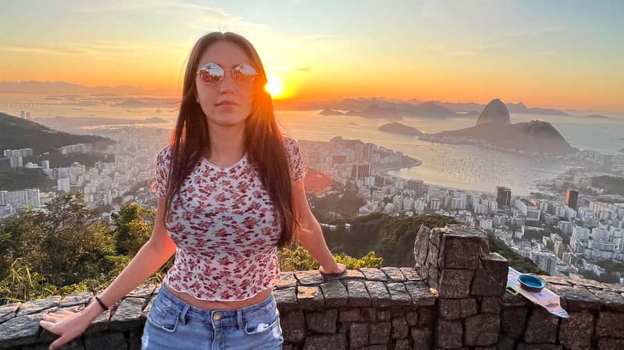Rio de Janeiro: Sunrise Lookout and Christ the Redeemer Tour - Dona Marta Lookout at first light