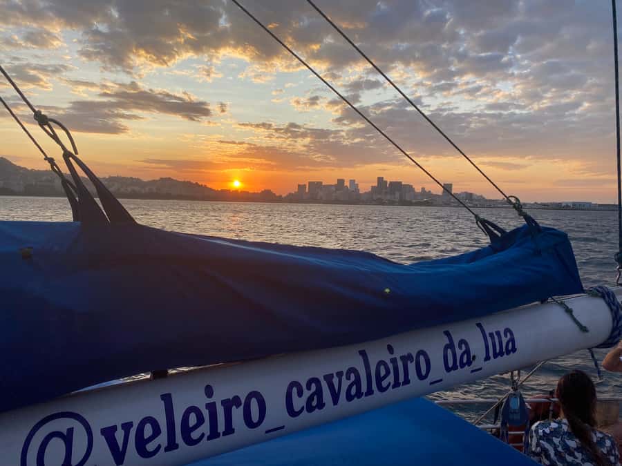 Rio de Janeiro: Sunset Sailboat Tour with Open Bar - Music, swimming, and the social atmosphere