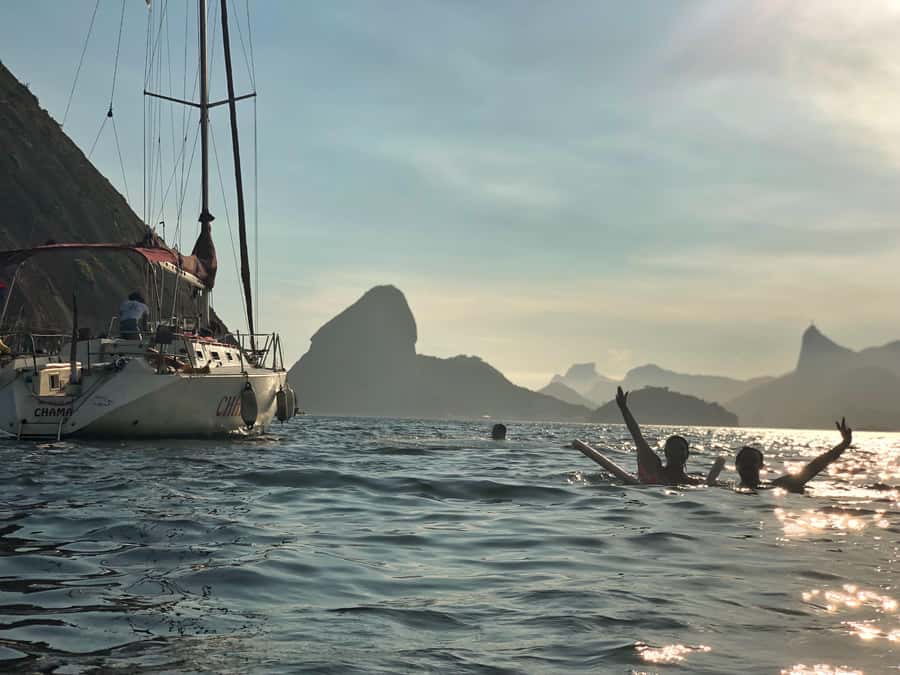 Rio de Janeiro: Sunset Sailing Tour - The first hour: forts, islands, and Niterói