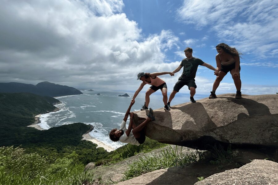 Rio de Janeiro: Telegrafo Rock Hike with Optional Beach Stop - Weather, clothing, and what to carry