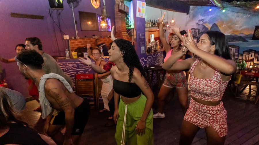 Rio Experience: Caipirinha Workshop (2 Caipis) + Funk Class - Practical timing, language, and what to bring
