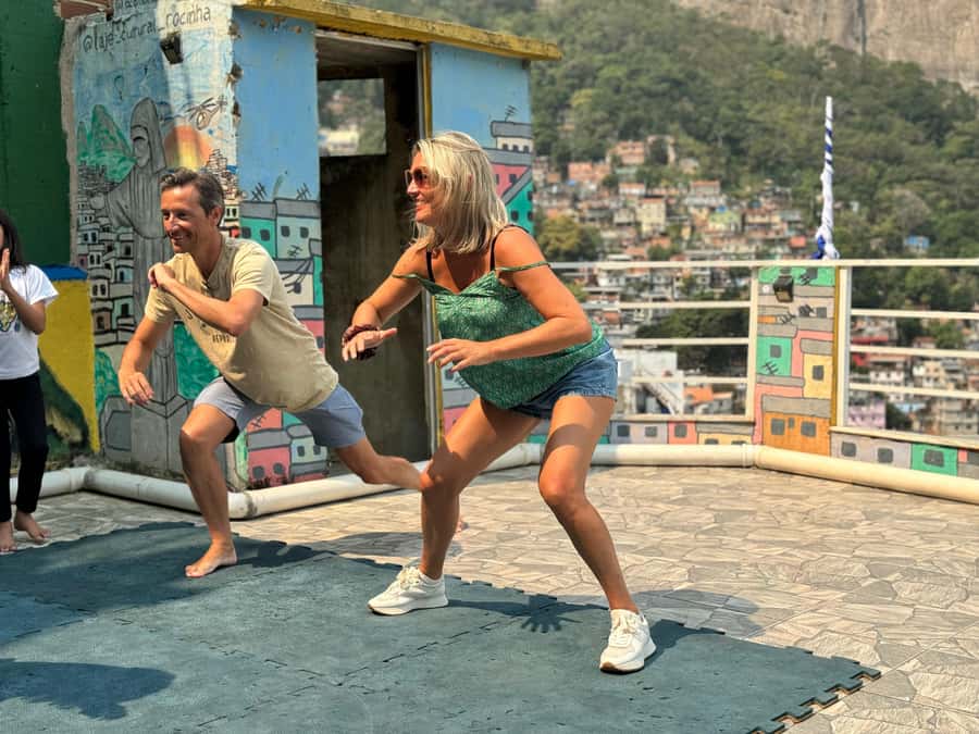 Rio: Favela Rocinha Tour with Local Guide & Secret Spots - Meeting your guide at São Conrado Metro