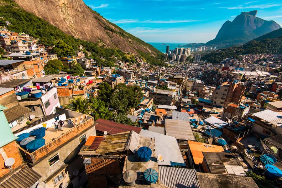 Rio: Favela Walking Tour of Rocinha with a Resident Guide - What the small group changes