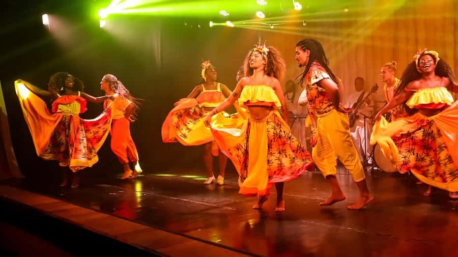 Rio: Ginga Tropical Folkloric Show & Optional Dinner - Hotel pickup and the two to four hour schedule