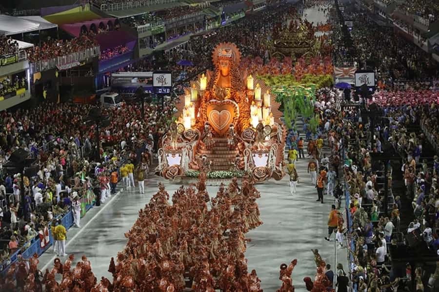 Rio: Premium Carnival Seating with Food, Drinks, & Transfers - Key points to know before booking