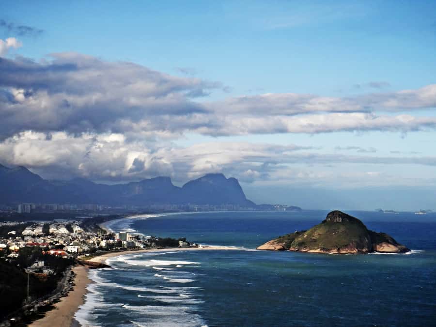 Rio's Best Hidden Beaches Small Group Tour - Guides, vehicles, and the human side of the outing