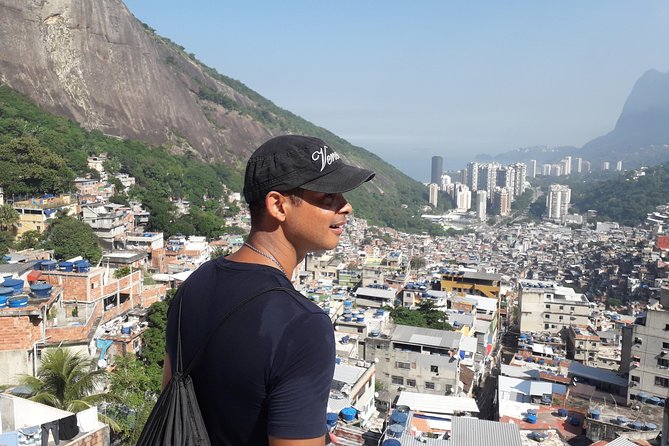 Rocinha Local Tour - Meeting Luiz at the Rocinha health center