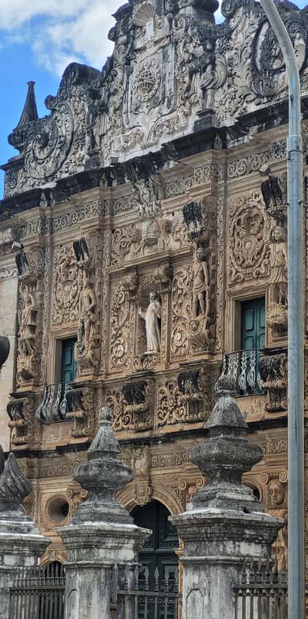 Salvador: Walking Tour Through Pelourinho - What the Guide Adds to the Experience