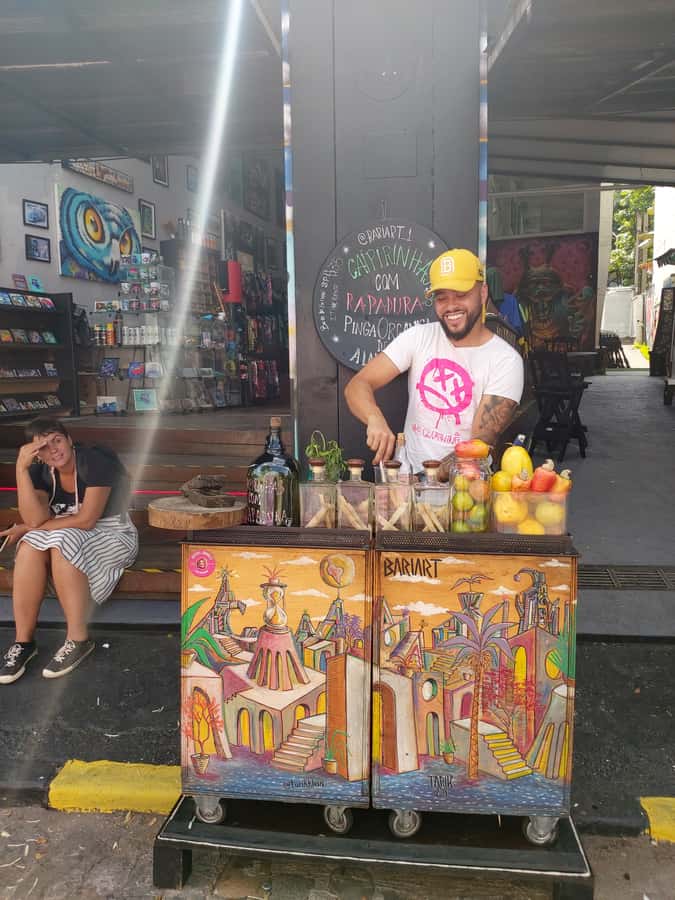 São Paulo: Bar and Street Art Crawl with Local Guide - Walking Vila Madalena with a local perspective