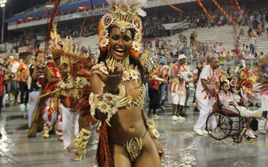 São Paulo Carnival Seating with Food, Drinks, & Transfer - The 3:30 a.m. exit is a smart compromise