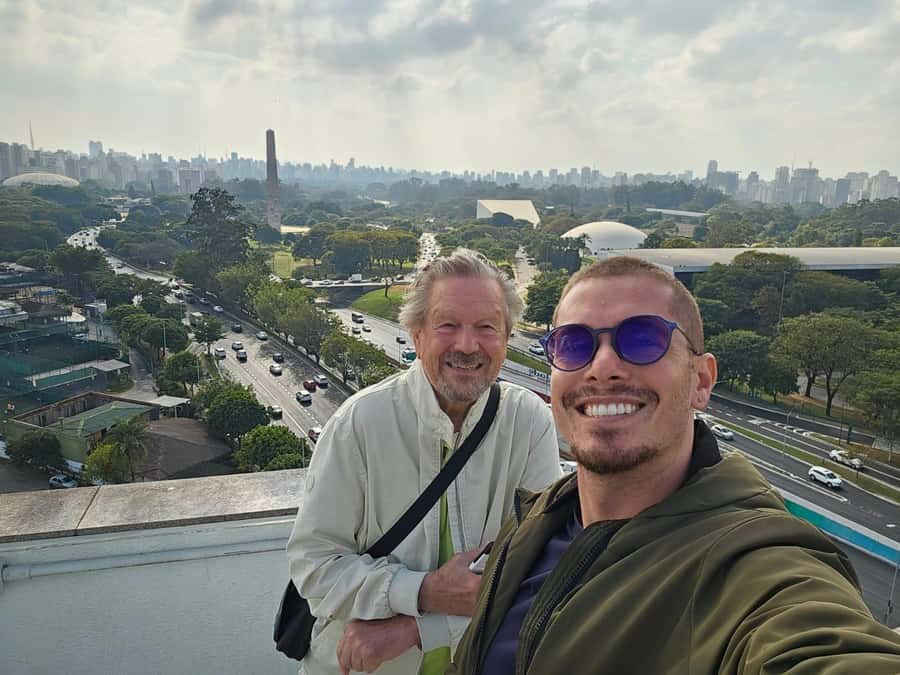 São Paulo: City Highlights Private Tour with Pickup Airport - Ibirapuera Park and the São Paulo symbol