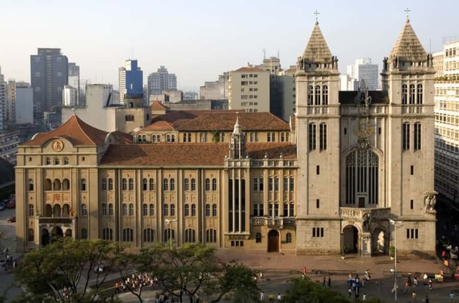São Paulo: Downtown Walking Tour with Farol Santander Entry - City Hall and the Municipal Theater finish