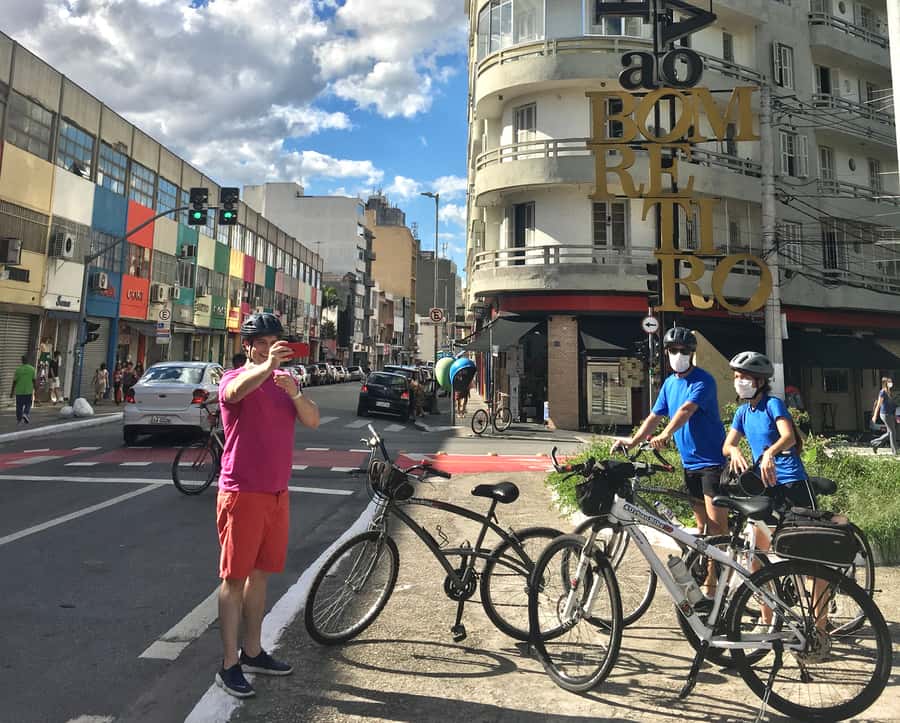 São Paulo Highlights: Culture, History, and Vibrance by Bike - Conjunto Nacional and the ride into downtown