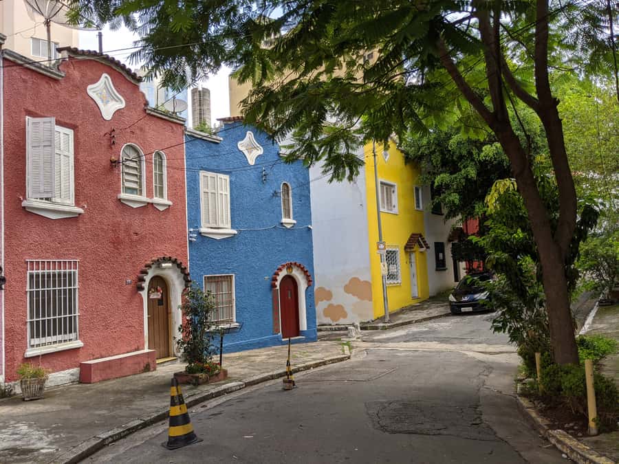 São Paulo: Liberdade Street Food Tour - The Walking Portion: Streets, Markets, and Architecture