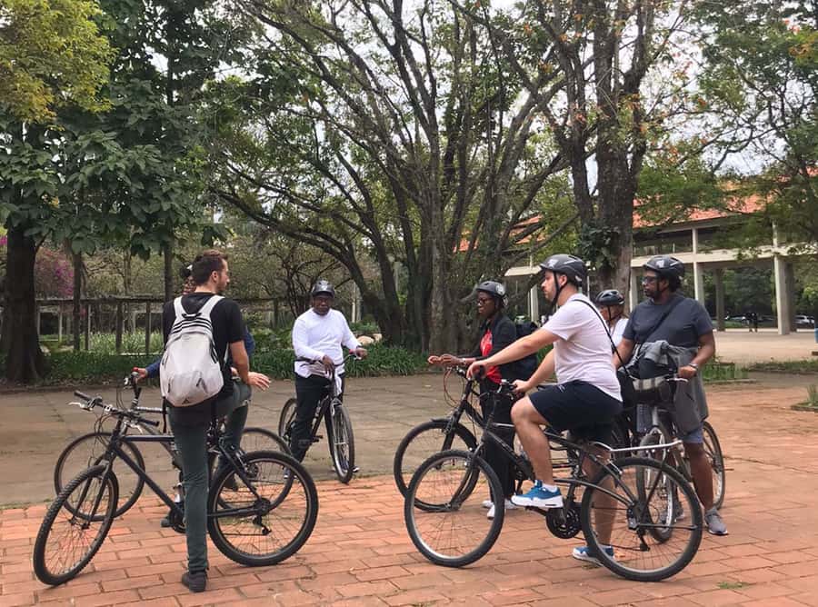 São Paulo: Street Art Bike Tour - Booking flexibility and language choices