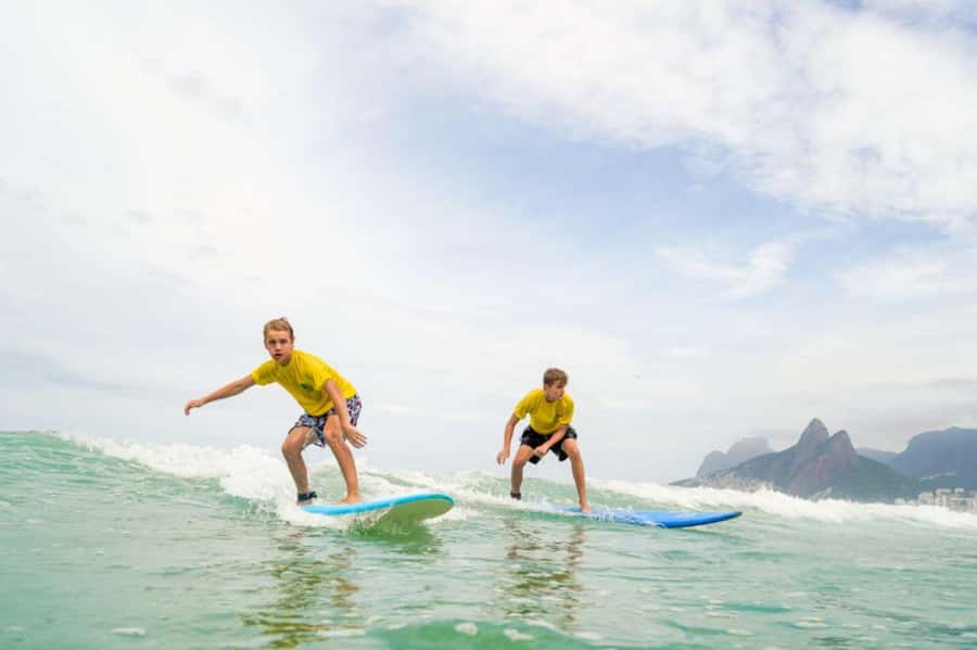 Surf lessons: in Arpoador in Ipanema. - Safety comes before the thrill