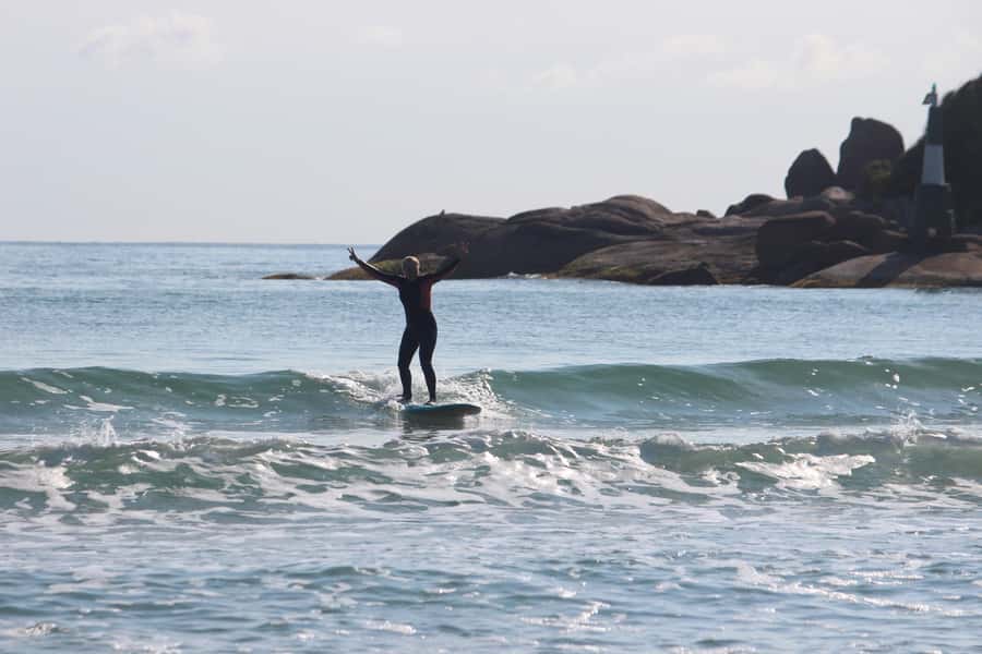 Surfing Lesson with Sea Wolf - The character of surfing in Florianópolis