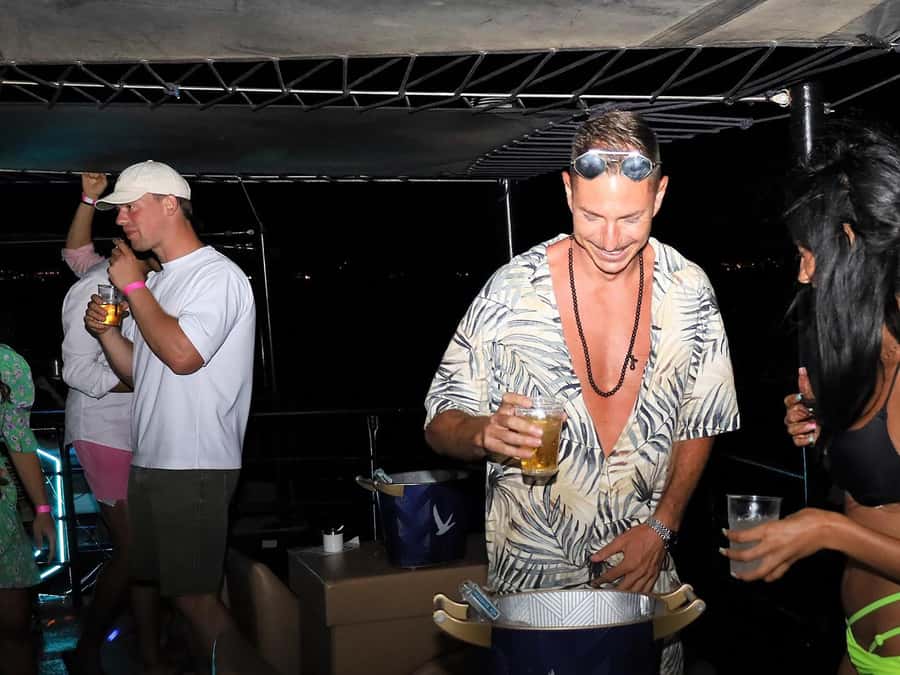 Unforgettable Boat Party - Who should book the Rio Boat Party