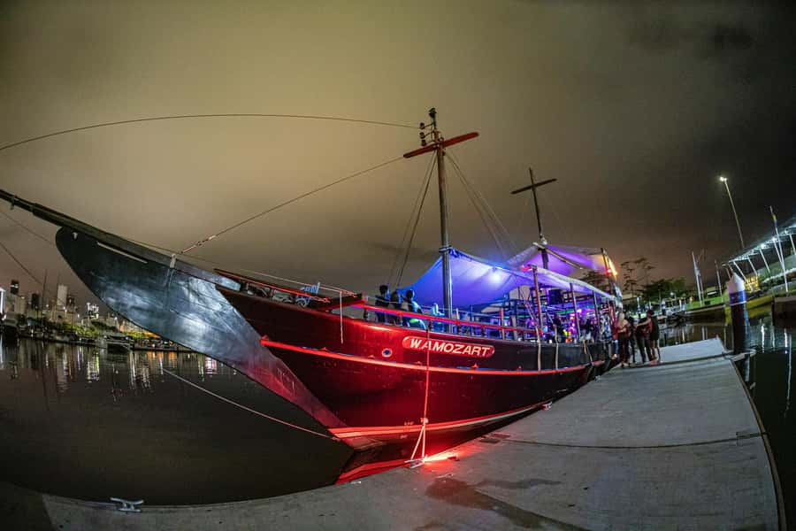 Unforgettable Boat Party - Rio’s landmarks provide the night’s best scenery
