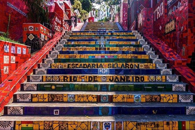 Walking tour of the bohemian neighborhoods of Santa Teresa and Lapa - Why Santa Teresa Makes a Good First Stop
