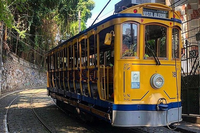 Walking tour of the bohemian neighborhoods of Santa Teresa and Lapa - Cinelândia and the Grand Finish